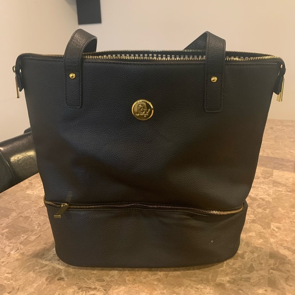 Handbags - Large black shoulder bag